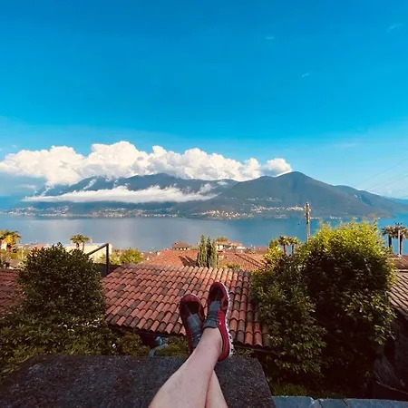 With Stunning Views To Lake Maggiore アパート ブリッサーゴ