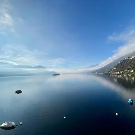 With Stunning Views To Lake Maggiore ブリッサーゴ