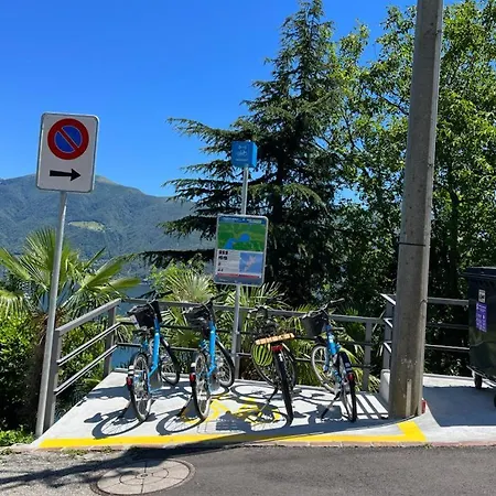 With Stunning Views To Lake Maggiore アパート *